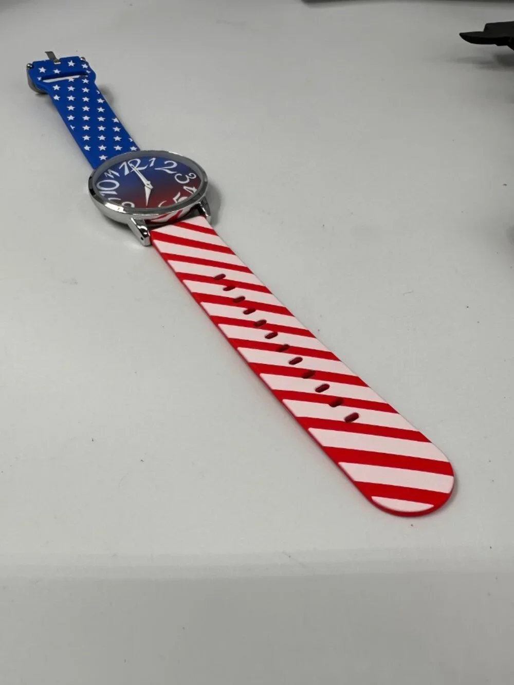 Patriotic Women Watch Silver Tone Red White Stars Stripes Band New Battery